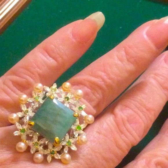 HUGE GENUINE 8 CTW of Genuine Emerald & Pearl Ring - Picture 4 of 11